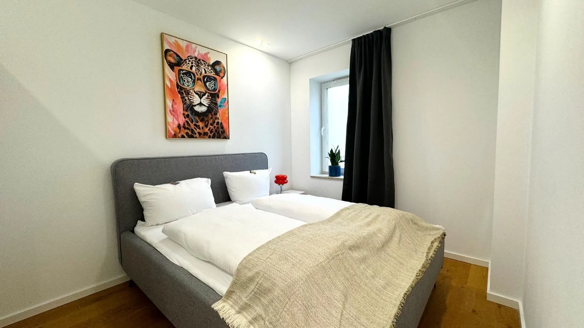 Ma Suite - Urban Apartment City Center - Private Parking 2-4P Augsburg Germany